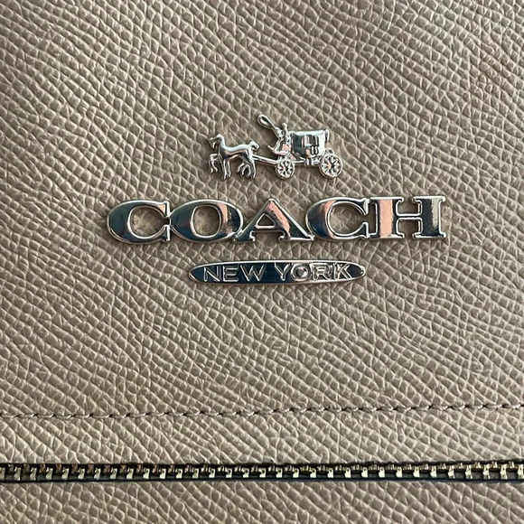 Coach tan leather tote with gold hardware & chain - Picture 2 of 11